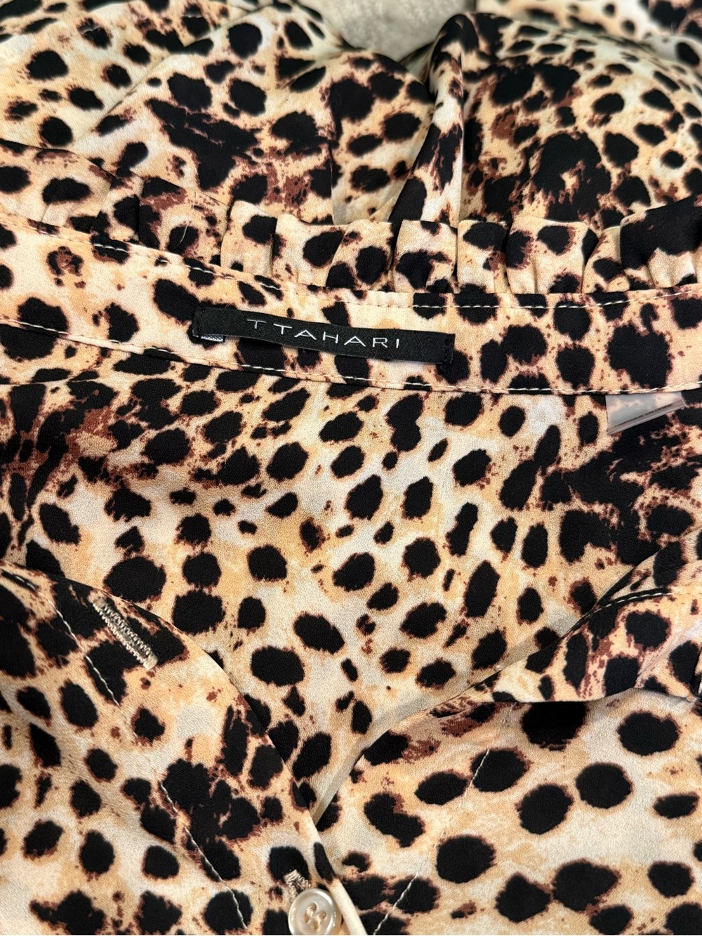 T Tahari Leopard Print Long Sleeve Button Down Blouse Women's Small - Picture 3 of 6